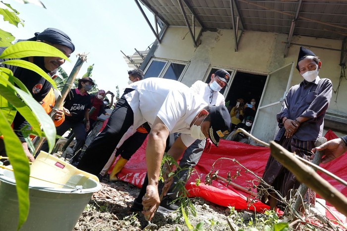 Hendi Ikut Kerja Bakti