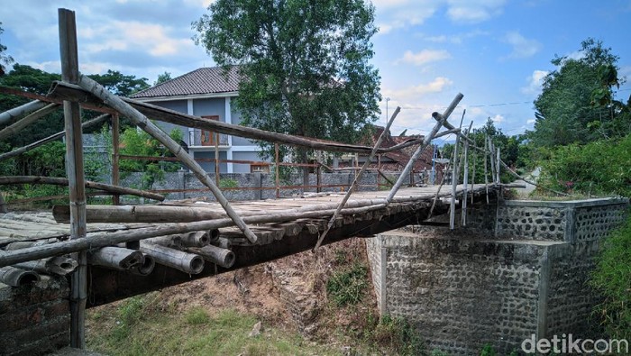 jembatan Doplang di Desa Bajang Kecamatan Balong Ponorogo