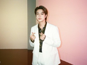 Jin BTS Umumkan Siap Debut Solo