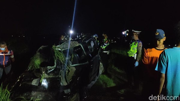 2 Orang Tewas Imbas KA Vs Minibus di Sragen
