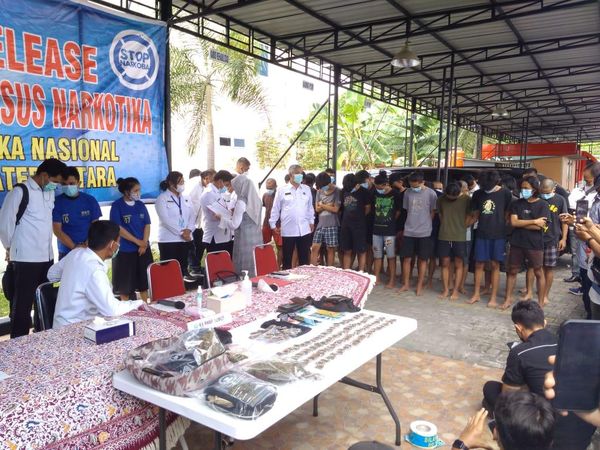 Penampakan 31 Orang Ditangkap BNN di Kampus FIB USU