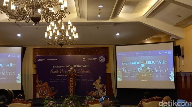 Mampu Serap Ribuan Naker, Sandi Dorong Batik Segera Bangkit