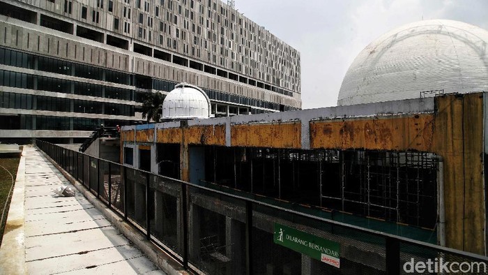 Proyek revitalisasi Taman Ismail Marzuki, Cikini, Jakarta Pusat, terus dikerjakan. Saat ini progres revitalisasi tahap 1 sudah mencapai 98 persen.