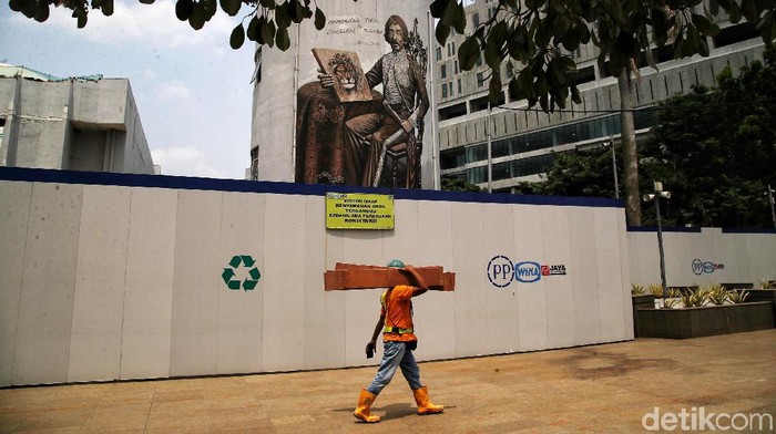 Melihat Perkembangan Revitalisasi TIM yang Hampir Rampung Proyek revitalisasi Taman Ismail Marzuki, Cikini, Jakarta Pusat, terus dikerjakan. Saat ini progres revitalisasi tahap 1 sudah mencapai 98 persen.
