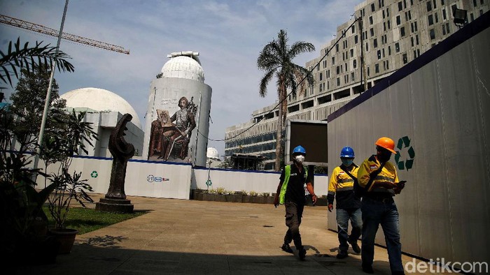 Melihat Perkembangan Revitalisasi TIM yang Hampir Rampung Proyek revitalisasi Taman Ismail Marzuki, Cikini, Jakarta Pusat, terus dikerjakan. Saat ini progres revitalisasi tahap 1 sudah mencapai 98 persen.