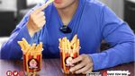 Momen Baim Wong Ngopi di Kapal dan Makan Nasi Megono di Pinggir Jalan