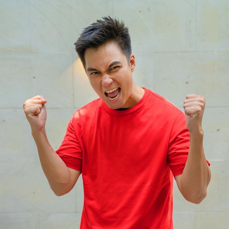 Momen Baim Wong Ngopi Santai di Atas Kapal dan Makan Nasi Megono di Pinggir Jalan