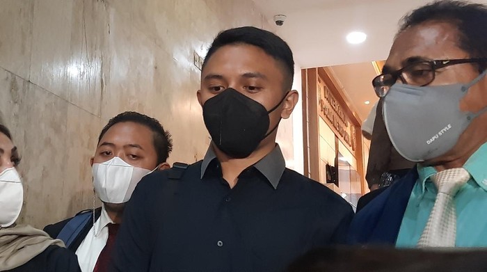 Rafly N Tilaar, suami Olivia Nathania selesai diperiksa soal CPNS fiktif (Foto: Yogi/detikcom)