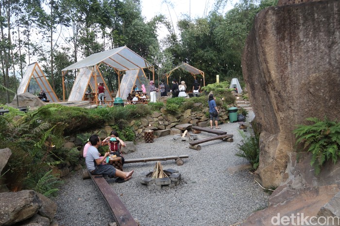 Ruang Lapang, Kafe Outdoor yang Lagi Viral di Bandung Barat