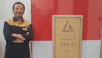Emas dikenal sebagai instrumen investasi yang cocok sekaligus paling sederhana untuk mengoptimalkan nilai uang dan menghindari inflasi di tengah masa pandemi. Bahkan investasi emas terbilang masih sangat relevan dipilih, terutama bagi kaum perempuan dan kalangan Milenial.  