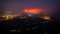 Gunung Cumbre Vieja meletus pada 19 September dan hingga kini masih belum berhenti menyemburkan lava.  