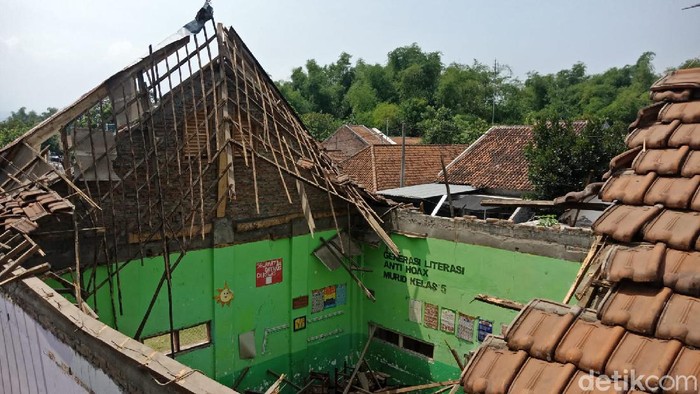 sekolah rusak di jombang
