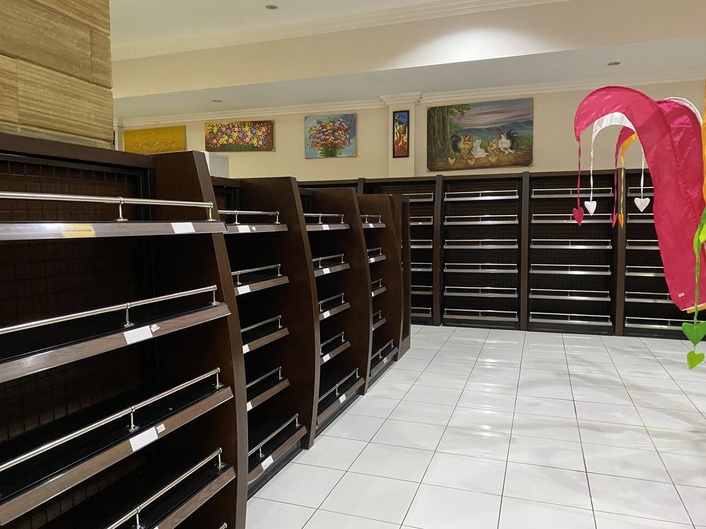 Sepi Wisatawan, Rak Oleh-oleh Krisna di Buleleng Bali Kosong Melompong Tak Distok