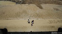 Kepala Sub DJA Wilayah Sungai Bengawan Solo Fendri Ferdian mengatakan penutupan saluran dam memang selalu dilakukan setiap tahun. Selama saluran ditutup, petugas melakukan perawatan aliran irigasi Bengawan Solo. 