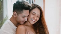 Siti Badriah dan suami yang siap menanti kelahiran sang buah hati. Foto: Instagram @krisjianabah/ @sitibadriahh