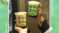 Bobal juga menyediakan aneka minuman boba. Ada yang rasa klasik seperti brown sugar, namun ada juga yang kekinian seperti Susu Regal, Blackcurrant Tea Boba, Taro Cream Boba, dan Mango Tea Boba. Foto: bobal.id