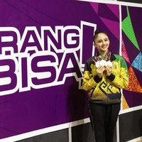 Sutjiati Narenda adalah atlet senam ritmik yang mewakili Lampung dalam PON XX Papua. Pertama kali tanding di Pekan Olahraga Nasional, ia sukses menyabet emas. Foto: Instagram @sutji.ritma
