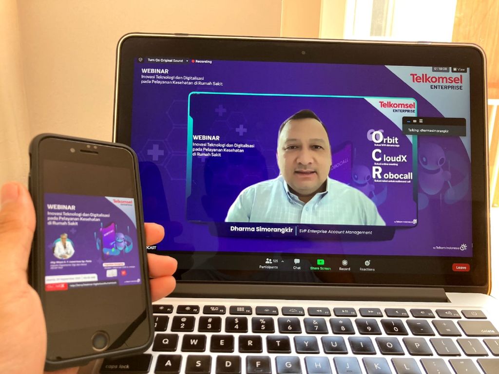 Robocoll adalah solusi digital yang dikreasi oleh Telkomsel dengan harapan memungkinkan  rumah sakit untuk melakukan panggilan kepada pelanggan secara bersamaan secara digital atau tanpa memerlukan agent.
