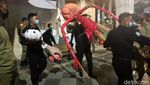 Timbulkan Kerumunan, Boneka Squid Game di Surabaya Dibongkar