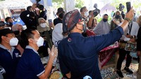 Seperti yang dilakukan oleh keompok tani Desa Wisata Dewi Sambi, dimana membuat kripik dari berbagai jenis sayuran yang tak biasa, selain menyehatkan, hal tersebut juga merupakan sebuah inovasi yang bisa dikembangkan terus menerus. 