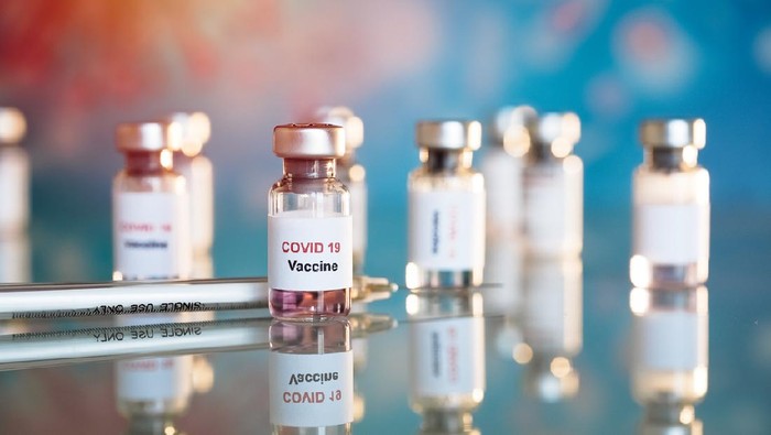 Vaccine and syringe injection It use for prevention, immunization and treatment from COVID-19