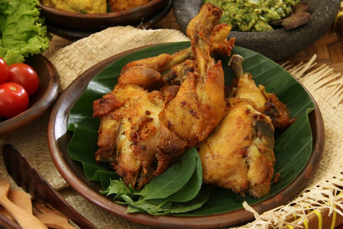 Ciri-ciri restoran ayam berpenglaris