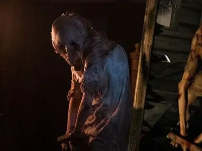 Foto Aktor VS Karakter Game Resident Evil: Welcome to Raccoon City