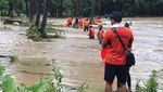 Dihantam Badai Kompasu, Warga Filipina Dievakuasi