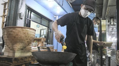 Dipecat Gegara TWK, Mantan Pegawai KPK Ini Kini Jualan Nasi Goreng