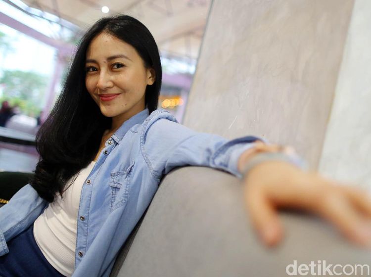 Terpana Kecantikan dr Clarin Hayes yang Aktif Ngonten di Medsos