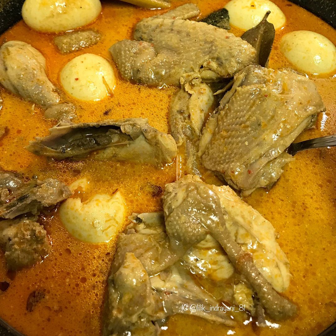 Empuk Gurih Kare Ayam Kampung Kayun, Kuliner Legendaris Lamongan