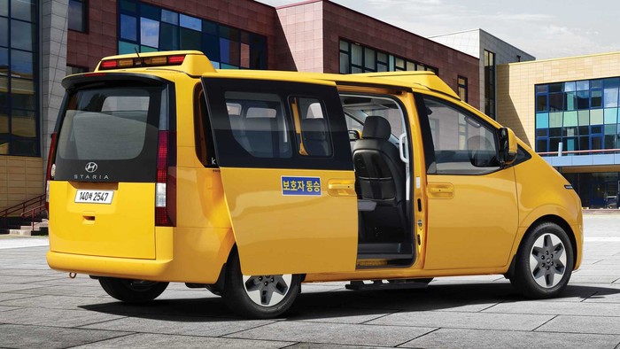 Hyundai Staria jadi bus sekolah Hyundai Staria jadi bus sekolah