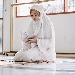 5 Bacaan Doa Tahlil dan Artinya Dalam Bahasa Arab-Latin 5 Bacaan Doa Tahlil dan Artinya Dalam Bahasa Arab-Latin