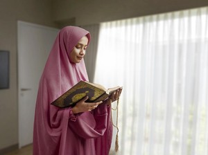 Tata Cara dan Bacaan Doa Saat Sholat Jenazah Perempuan yang Lengkap