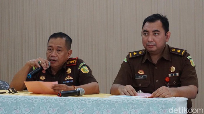 kajari dan kasipidsus kejari mojokerto