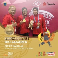 Kontingen DKI Pipiet Kamelia berhasil meraih medali emas dari cabang olahraga Pencak Silat - Kelas D Putri. Pipiet berhadapan dengan Ivhon Eritetena yang juga atlet silat putri tuan rumah. Pipiet dan sang suami Hanifan Yudani Kusumah membela kontingen berbeda, sama-sama berhasil meraih emas pencak silat PON Papua. Pipiet merupakan peraih medali emas pada nomor tanding putri pada Pesta Olahraga Asia 2018 yang diselenggarakan di Jakarta. Foto: Dok. Instagram @disporadkijkt.