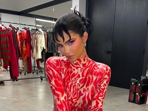 Kylie Jenner Dihujat, Foto Tanpa Busana dengan Tubuh Berlumuran Darah