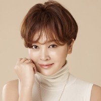 Lee Seung-yeon meraih popularitasnya setelah menjadi pemenang ketiga Miss Korea. Dia kemudian mewakili Korea Selatan di ajang Miss World 1993 dan masuk top 10. Foto: Dok. Instagram @leesyaram