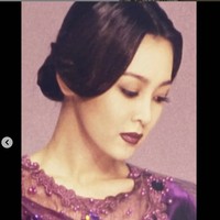 Aktris yang kini berusia 53 tahun itu populer pada tahun 90-an dengan membintangi sejumlah drama Korea di antaranya Love Is in Your Embrace, Hotel, Icing, Wedding Dress, dan First Love. Foto: Dok. Instagram @leesyaram