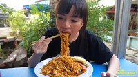 Curhat Sering Ditolak Restoran, Food Vlogger Mgdalenaf Malah Dirujak Netizen