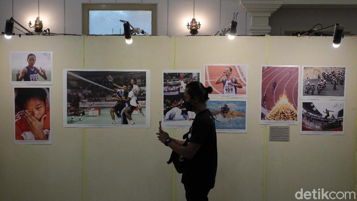 Pameran fotografi berjudul ResPONs digelar di Monumen Pers Nasional, Surakarta, Jawa Tengah. Pameran ini bicara sejarah PON sekaligus memeriahkan PON XX di Papua.