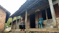 Tentu saja tak semua orang mempercayai mitos tersebut. Hanya saja sebagian masih menganggapnya sebagai momok. Tak ayal, selama ini perkampungan yang berbatasan dengan sungai dan hutan itu relatif sepi dari kunjungan. Kecuali mereka yang bermaksud melakukan kegiatan spiritual pada hari-hari tertentu.