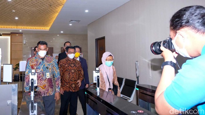 Moeldoko Diperiksa Bareskrim di Kasus Tuduhan Ivermectin Kepala Staf Kepresidenan Moeldoko sudah diperiksa Bareskrim Polri pada kasus tuduhan 'promosi Ivermectin' dan ekspor beras. Moeldoko diperiksa sebagai saksi pelapor.