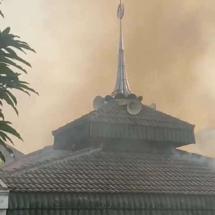 Musala di Jakarta Timur terbakar