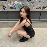 Dalam wawancaranya dengan bnt, Nancy Momoland mengaku risih karena penggemar dan netizen hanya fokus dengan bentuk tubuhnya. Ia merasa hal itu tak adil karena sebagai seorang penyanyi, ia mengharapkan komentar soal tarian dan suaranya. Foto: dok. Instagram nancyjewel_mcdonie_