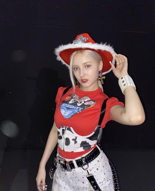 Netizen dan penggemar menilai Nancy Momoland terlihat ‘berisi’ dengan tinggi badan 162 cm dan berat badan 46 kg. Terlepas dari komentar miring yang didapatnya, ia memakan makanan sehat seperti salad dan nasi merah. Foto: dok. Instagram nancyjewel_mcdonie_