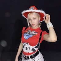 Netizen dan penggemar menilai Nancy Momoland terlihat ‘berisi’ dengan tinggi badan 162 cm dan berat badan 46 kg. Terlepas dari komentar miring yang didapatnya, ia memakan makanan sehat seperti salad dan nasi merah. Foto: dok. Instagram nancyjewel_mcdonie_