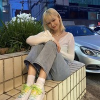 “Belakangan ini, aku memastikan untuk makan dua kali sehari, dan aku menemukan pentingnya tidak kelaparan saat diet. Aku memastikan untuk makan banyak makanan sehat yang terbuat dari salad atau nasi merah,” timpal pelantun lagu ‘BBoom BBoom’ itu. Foto: dok. Instagram nancyjewel_mcdonie_