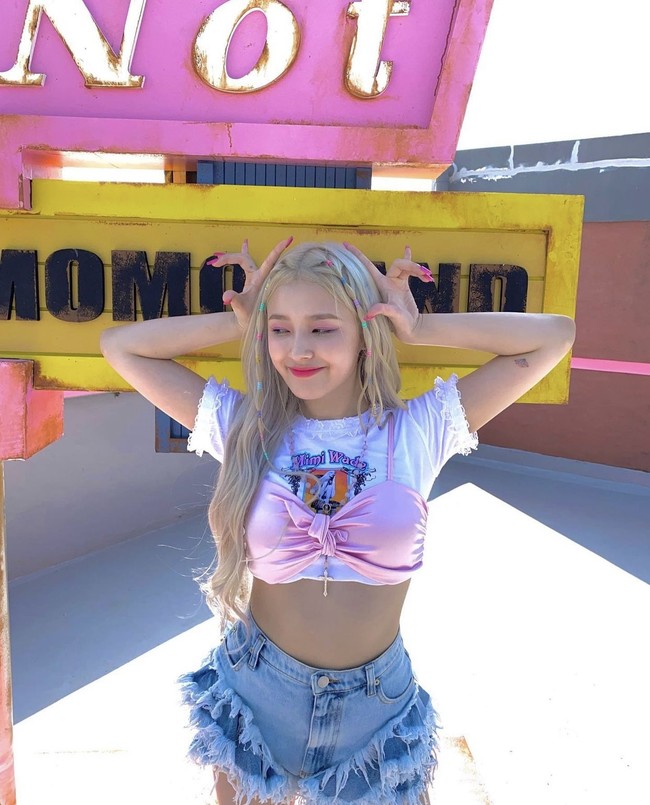 Nancy Momoland termasuk salah satu idol KPop tercantik yang memiliki darah blasteran Korea-Amerika Serikat. Ia menempati urutan ke-10 dalam daftar ‘The Most Beautiful Faces of 2020’ yang dirilis TC Candler. Foto: dok. Instagram nancyjewel_mcdonie_