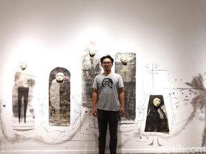 Eksplorasi Iwan Effendi di Antara Wajah Melamun dan Teater Boneka
